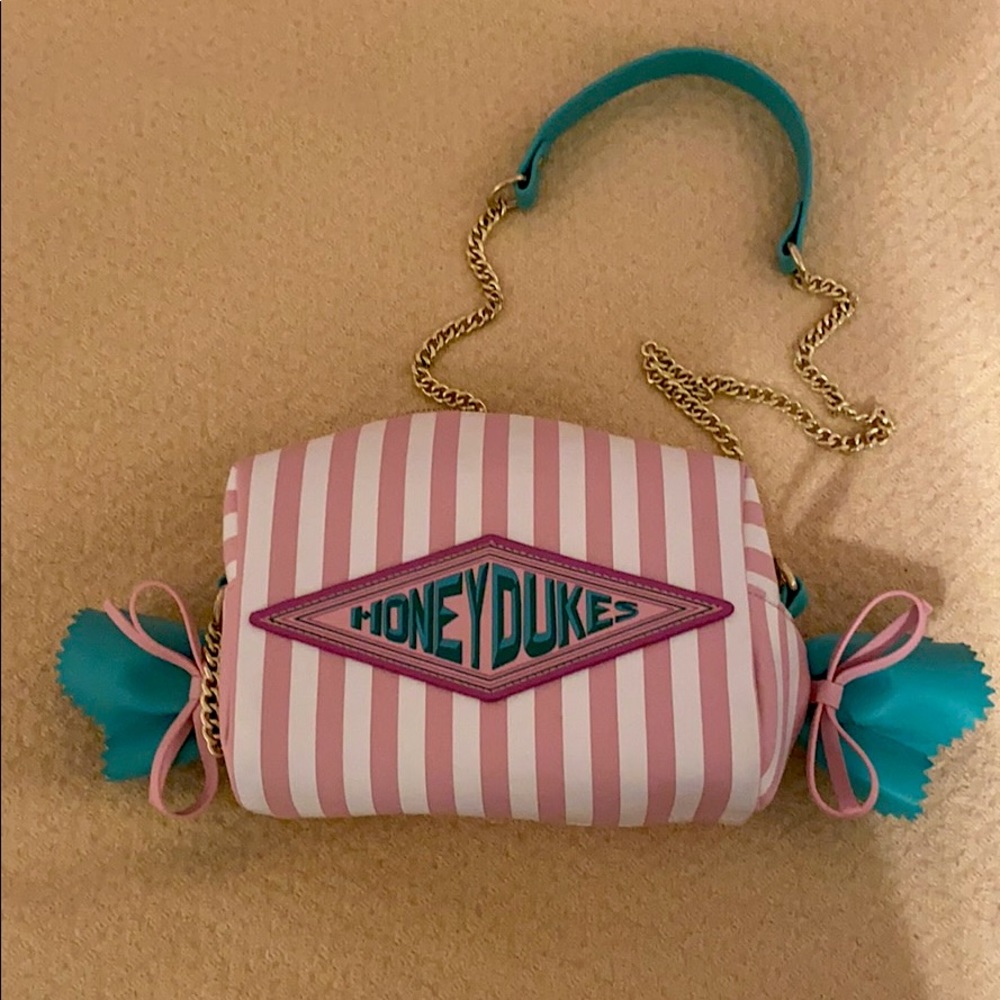 Loungefly Honeydukes crossbody bag!